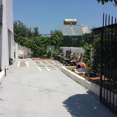 Holiday home Smile House Near Athens Airport 300m From The Sea *